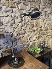 Superbe Lampe d’atelier Jielde 2 Bras montée sur socle. Magnifique patine