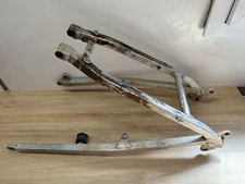 UNE BOUCLE BERCEAU ARRIERE DE