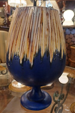 Important vase signé, atelier