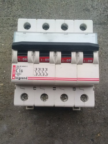 Disjoncteur tetra poles c16 - disjoncteur,
