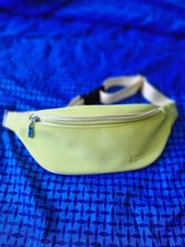 sacoche Banane lacoste verte