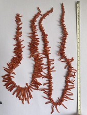 2 Colliers de Corail Rouge Des