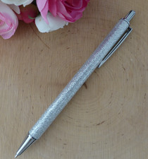 Stylo bille couleur argent à