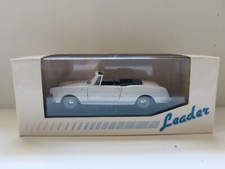 Résine Peugeot 404 Cabriolet Blanc Leader 1/43