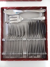 Service à couverts à poisson