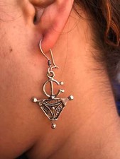 boucles d'oreille fibule