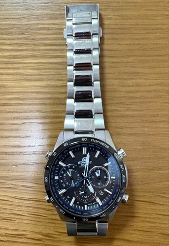 Montre solaire robuste