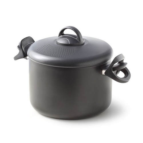 Casserole avec couvercle foré - casserole,