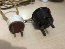 Paire anciennes prises rondes