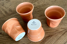 4 petites tasses café Révol 8cl Gobelets froissés Coloris  saumon brillantes TBE
