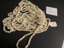 TOP RARE SUR LE MARCHE + 700 perles anciennes en nacre véritable sur fils