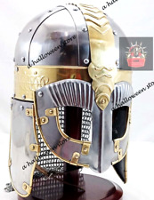 Casque de chevalier médiéval