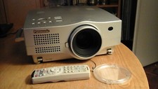 Vidéo Projecteur LCD PANASONIC PT-L785E + Télécommande + câblage, salle cinéma, 
