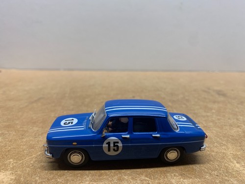 Route bleue renault 8 - la,