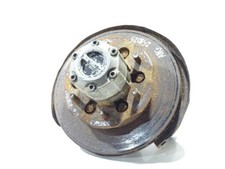 Moyeu avant gauche NISSAN PICK-UP 2