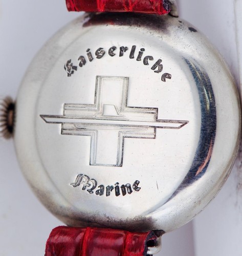 Montre bracelet tranchée - montre-bracelet,