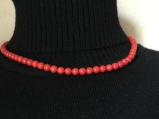 Collier ancien perles de verre Murano rouge en très bon état.