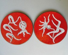 2 grandes assiettes en