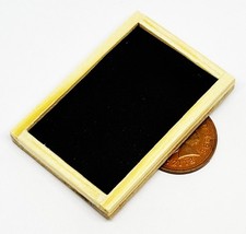 Poupées Maison Petit Bois Noir Planche 1:12 Échelle Pub Shop École Accessoire