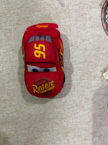 Peluche personnage disney cars - personnage,