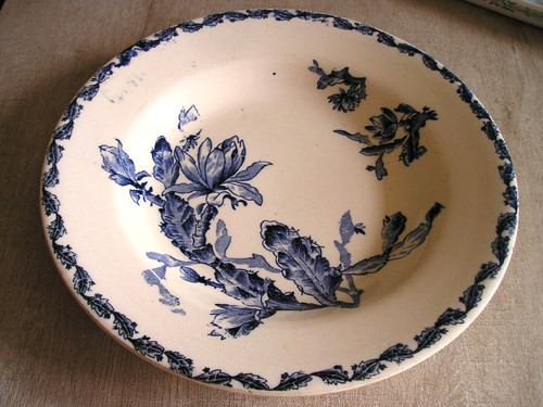 Assiette creuse porcelaine - -,