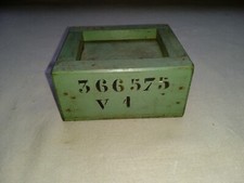 rare boite , pour piece de V1