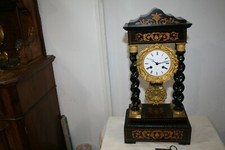  Pendule portique Louis Philippe  1830 - 1850 en bois& bronze signé et numéroté