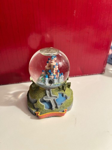 Snowglobe disneyland paris - disneyland,