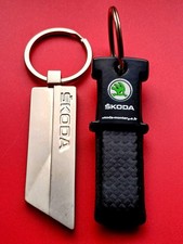 SKODA LOT 2 PORTE CLES LOGO AUTOMOBILE tous différents