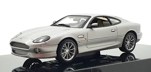 Autoart scale diecast - scale,