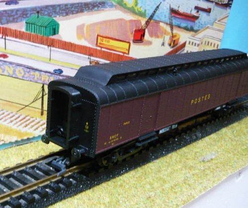 Jouef wagon postes marron - -,