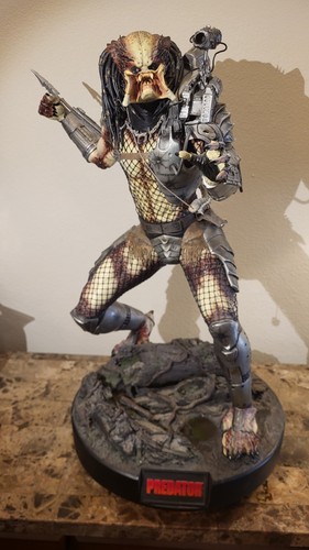 Sideshow exclusive predator - sideshow,