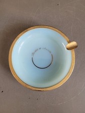 Cendrier en verre opaline bleu