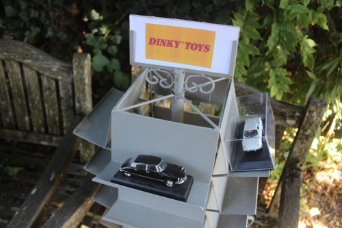 Dinky toys présentoir - toys,