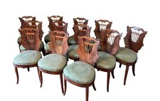 ENSEMBLE DE DOUZE CHAISES