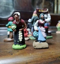 Santons de provence La marchande d'ail et la lingère du marché.7cm