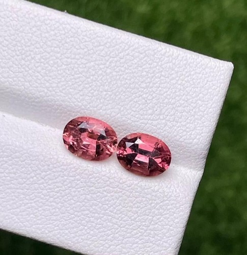 100 natural 20cts pair - 2.20cts,