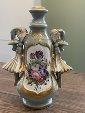 Ancien flacon en porcelaine de