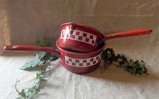 2 ANCIENNES CASSEROLES EMAILLEES LUSTUCRU ROUGE ET BLANCHE