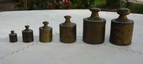 Poids laiton balance ancienne