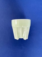 Coquetier 1940, opaline de foire verte