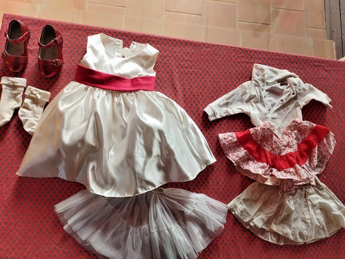 Poupée lot vêtements - poupée;,