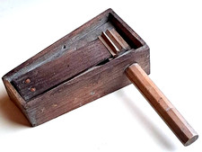 Ancienne  CRECELLE    ART