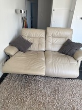 canapé relaxation électrique cuir beige marque Stressless 