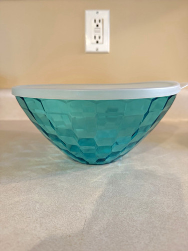 Tupperware cup prism mixing - prism,