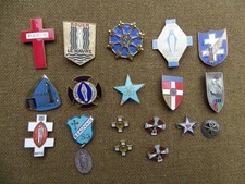 LOT DE 18 INSIGNES RELIGIEUX -