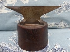 Enclume de Bijoutier Horloger petit modèle en acier socle bois 7cm haut 9cm long