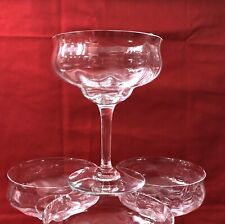 1 coupe à champagne en