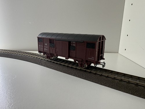 Wagon marchandise couvert - marchandise,