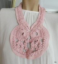 ancien plastron ou grand bavoir fait main